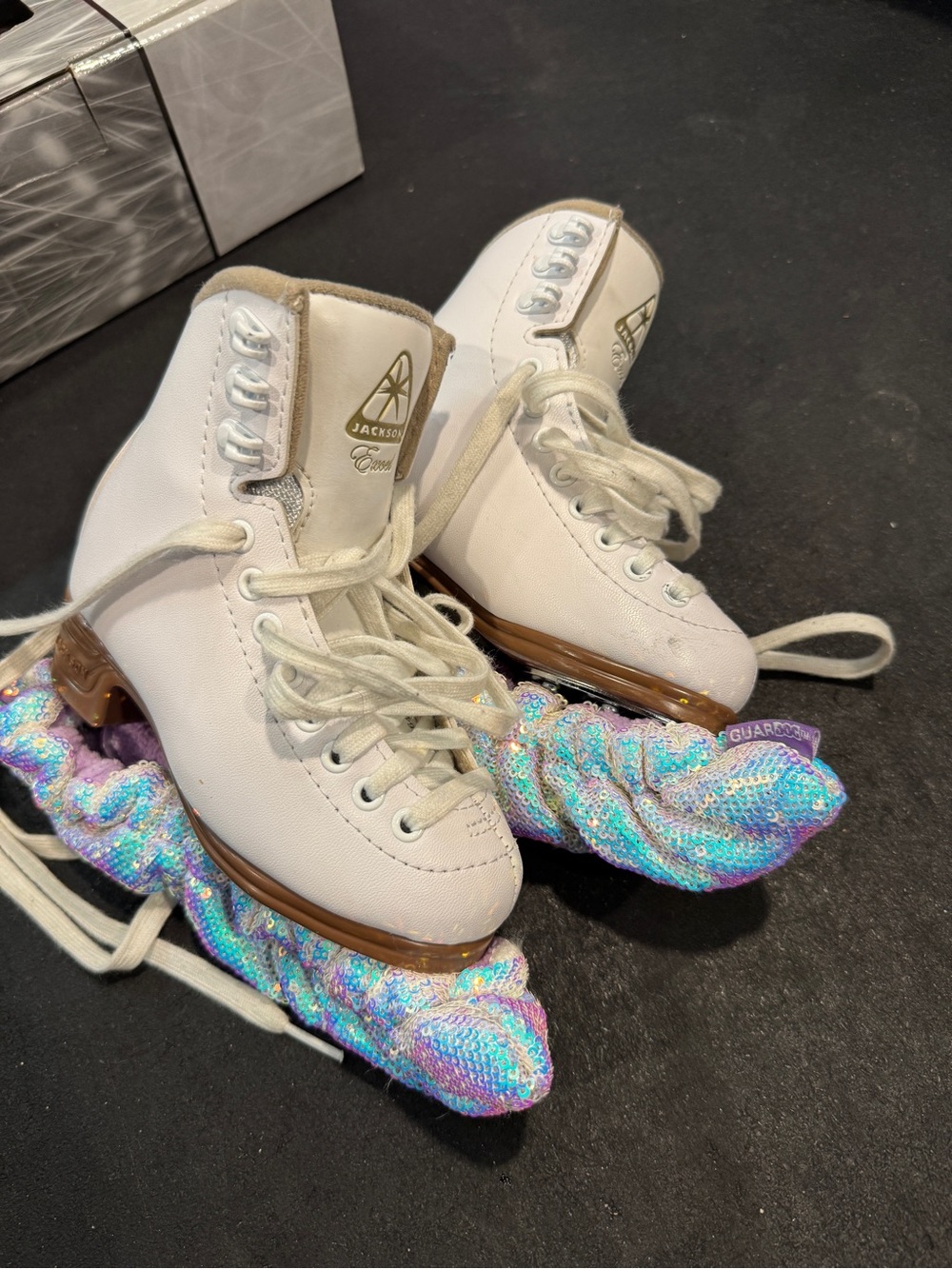 JACKSON White Figure Ice Skates (no covers)